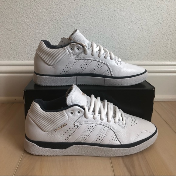 Adidas Tyshawn - Men’s Shoes Multiple Sizes - Picture 5 of 8